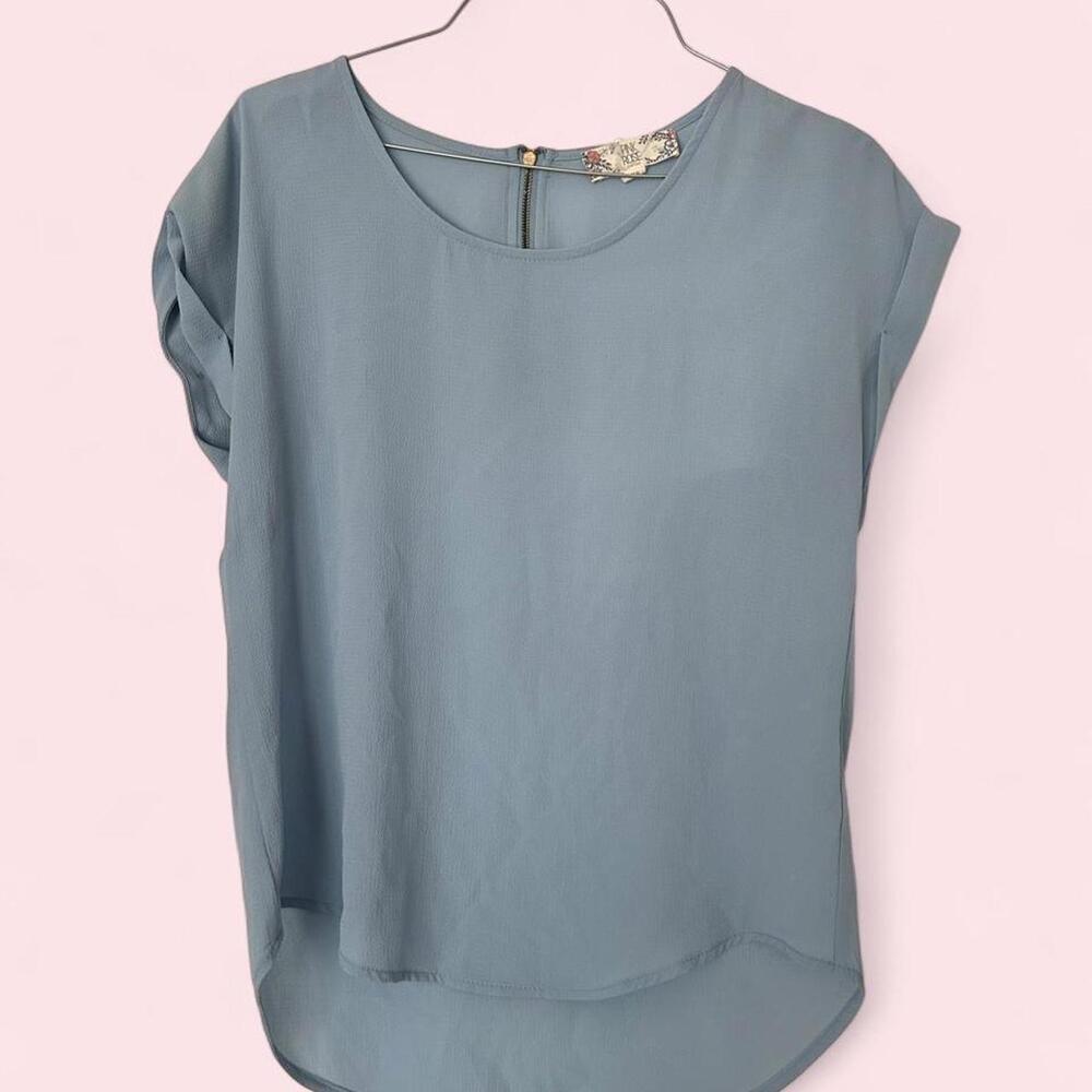 Pink Rose light blue light weight flowy blouse and zipper back - XS